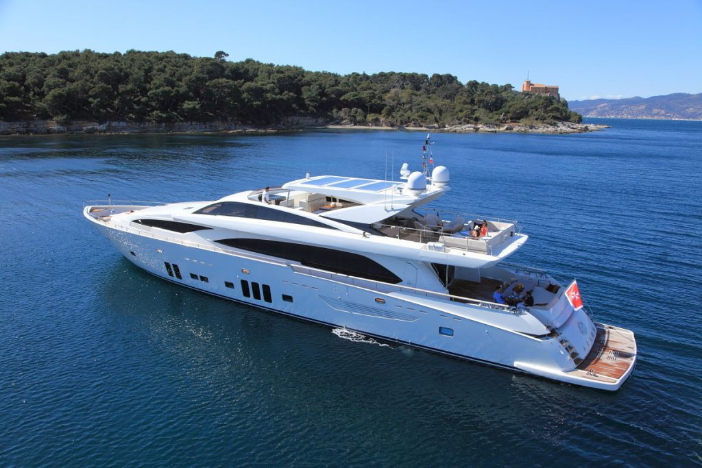 Rent yacht Guy Couach in the French Riviera